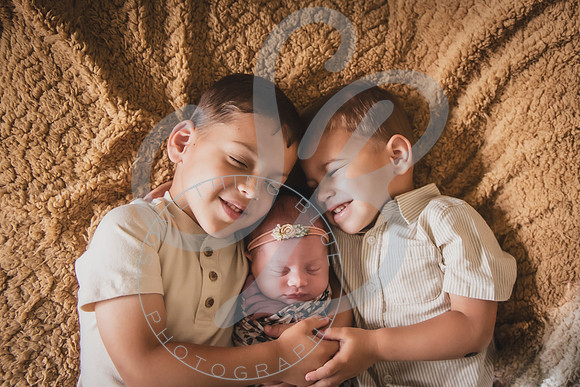Mia - Newborn_052424_0510