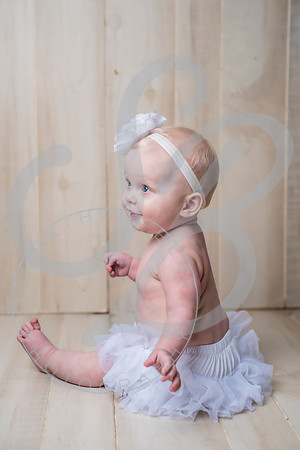 Skylar - 8 Month_022722_0196