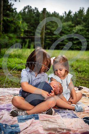 Brady - Newborn_081925_0121_1