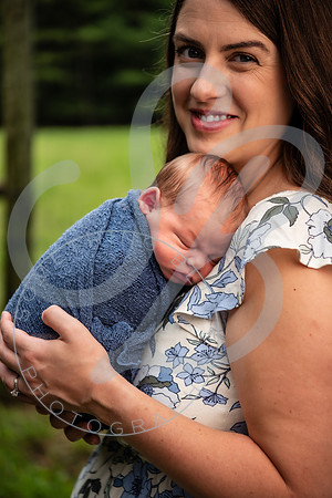 Brady - Newborn_081925_0255_1