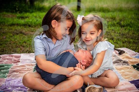Brady - Newborn_081925_0129_1
