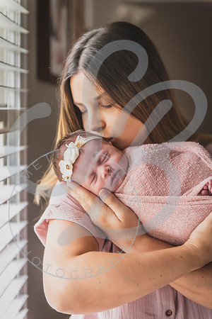 Mia - Newborn_052424_0335