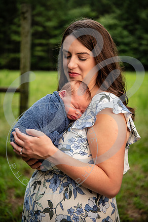 Brady - Newborn_081925_0248_1