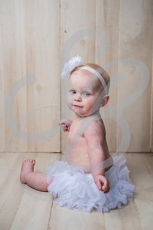 Skylar - 8 Month_022722_0194